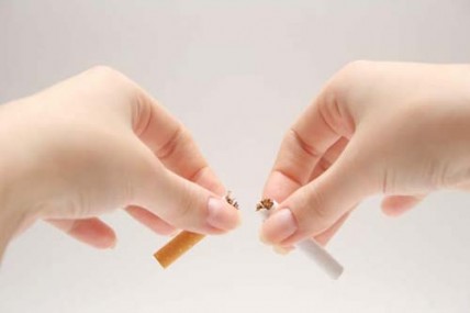 Σχεδόν 100.000 καπνιστές έκοψαν το κάπνισμα με το ηλεκτρονικό τσιγάρο