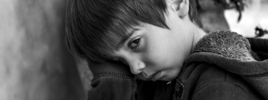 Η ψυχική υγεία παιδιών κι εφήβων επιδεινώθηκε σημαντικά λόγω της πανδημίας COVID-19