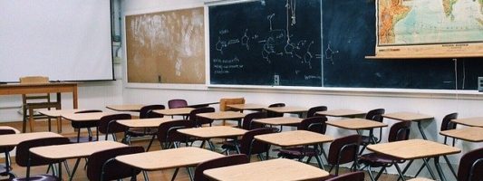 Σχολεία: Πιστοποιητικά, τεστ και καραντίνα- Οι 14 απαντήσεις του υπουργείου