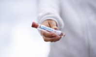 Κορονοϊός: Νέες οδηγίες από τα CDC για εμβολιασμένους που έρχονται σε επαφή με κρούσμα
