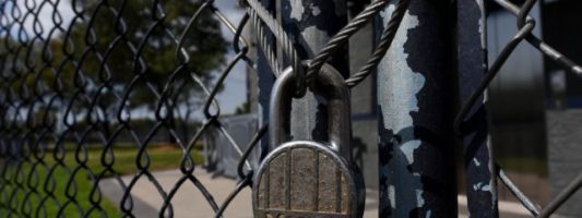 Κορονοϊός – Εξαδάκτυλος: Έπρεπε να είχαμε αυστηρότερο lockdown