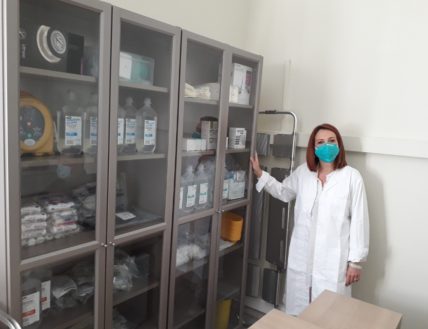 Δωρεά ιατρικού εξοπλισμού και φαρμάκων στα κοινωνικά ιατρεία για τους άπορους και τους άστεγους του Δήμου Αθηναίων από την ΠΕΦ