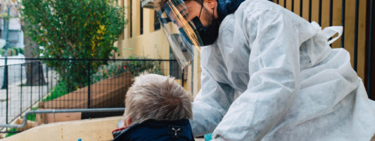 Δήμος Αθηναίων: Rapid test για κορωνοϊό και θερμομετρήσεις σε άστεγους της πόλης