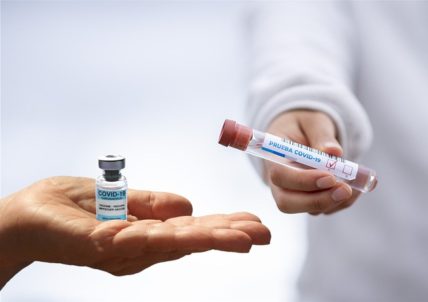 Αντισώματα έναντι της μετάλλαξης Δέλτα ανιχνεύονται σε όλους τους εμβολιασμένους με mRNA εμβόλια