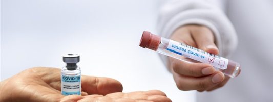 Κορoνοϊός και γρίπη: Πράσινο φως για παράλληλο εμβολιασμό