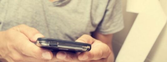 Έμφυλη Βία: Νέα εφαρμογή στο κινητό παρέχει οδηγίες αντιμετώπισης
